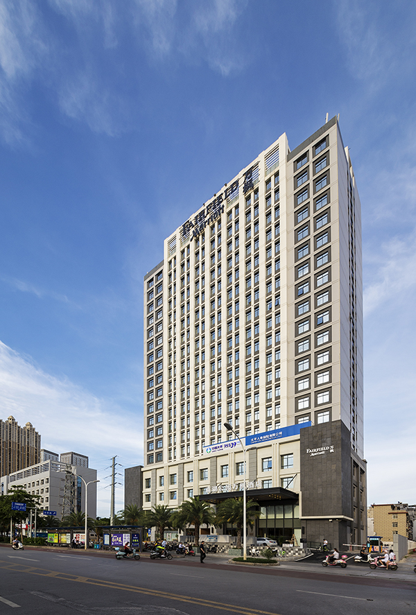 南宁南湖公园万枫酒店外立面实景图