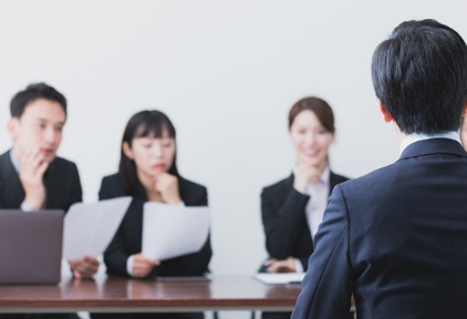 我们调查了237名旅游专业毕业生，仅1/4在旅游业找到工作