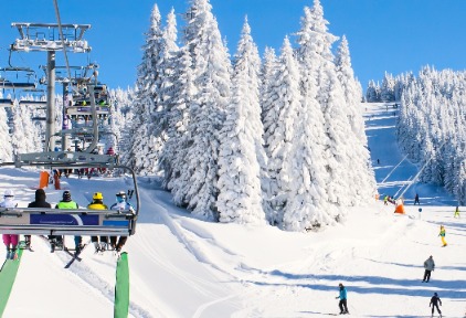 文旅部：加强滑雪旅游度假地建设，促进冰雪旅游高质量发展